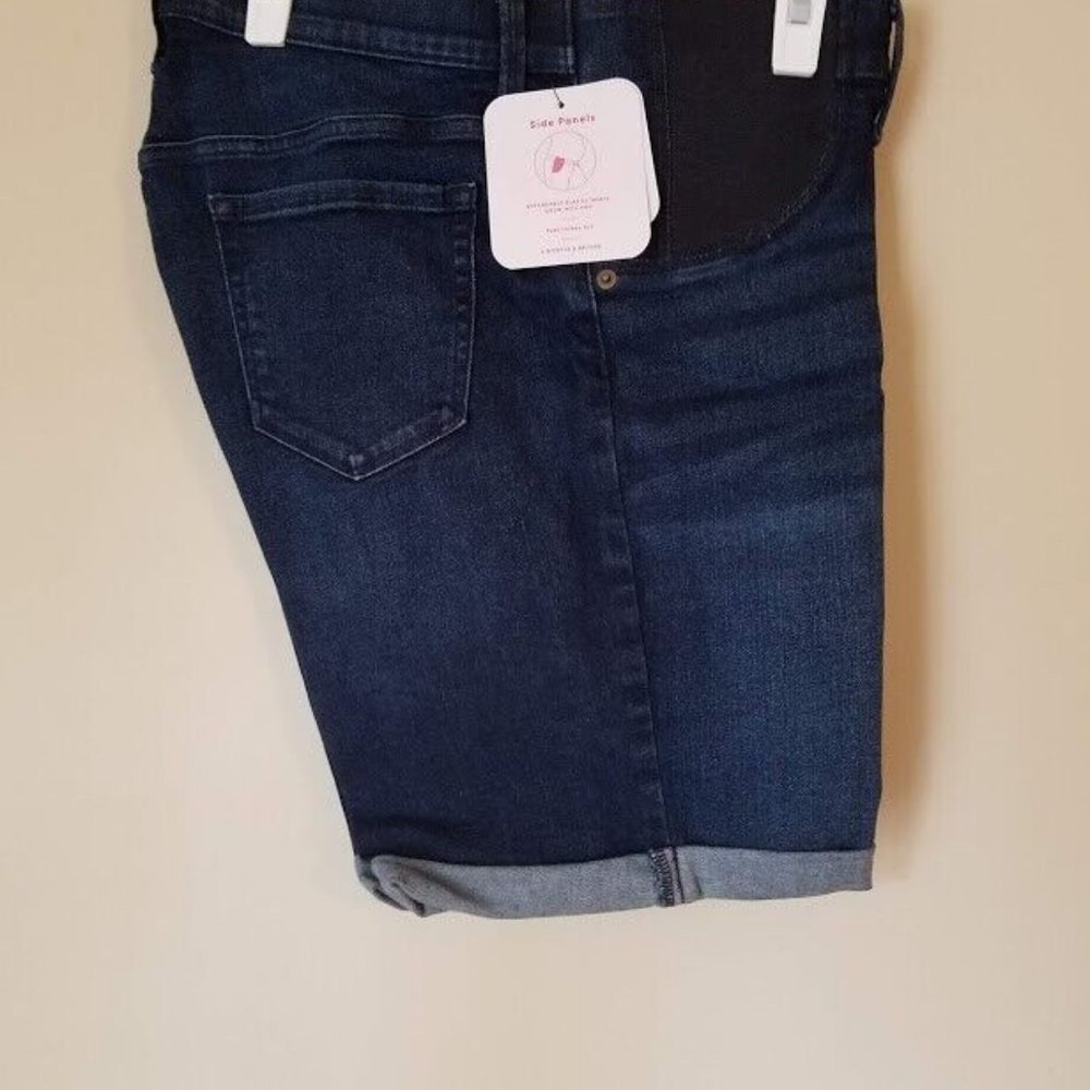 Ingrid & Isabel Maternity Women's Bermuda Walking Shorts Side Panels, Size 14